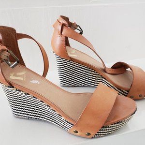 Striped Heel Brown Tan Wedges
